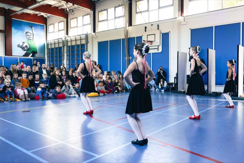 Feestelijke Opening basisschool NPRS-Assendelft voor dans en muziek